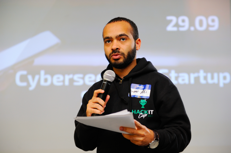 Yasser Ali delivering keynote to participants of the pilot acceleration program at Hacken Accelerator