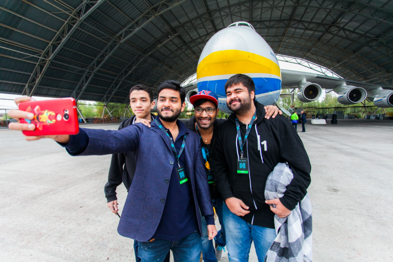 Mazen Gamal from Egypt, Shahmeer Amir from Pakistan, Sandeep ‘Geekboy’ Singh and Parth Malhotra from India taking a selfie in front of Antonov 225 ‘Mriya’